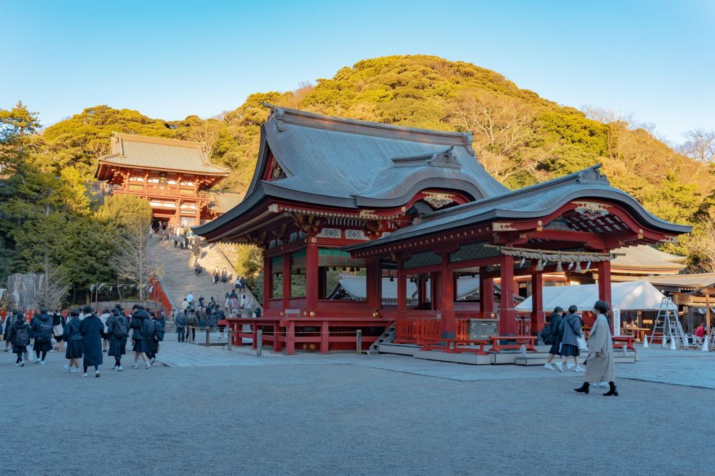 The Hachimangu Shrine is an important shrine dedicated to patron deity of the Minamoto family and samurais in general.