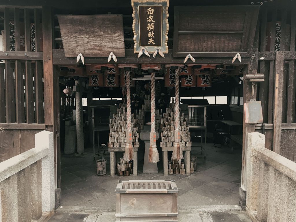 Sanjusangendo Temple is the longest wooden structure in Japan, and it is known for its 1,001 wooden statues of Kannon.